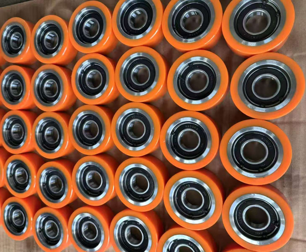 主动轮包胶&nbsp;&nbsp;铁芯包胶轮